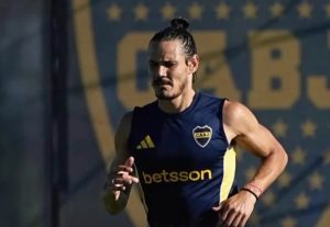 كافاني يبدأ استعداداته مع بوكا جونيورز بحذر بسبب الإصابات